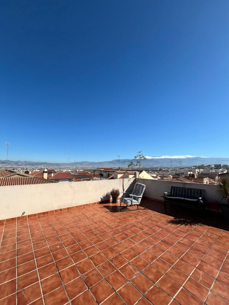 Ático con gran terraza en Las Gabias (Granada)